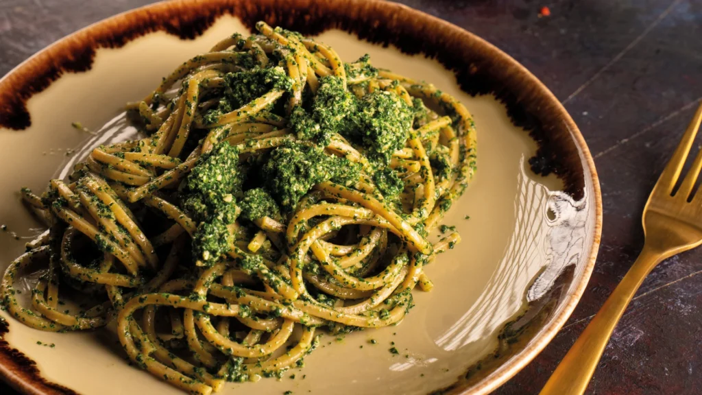 Pesto di cavolo nero, noci e anacardi